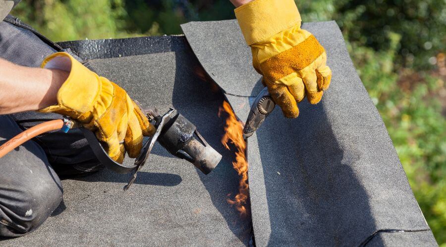 Professional gutter cleaning in Melbourne Beach, FL